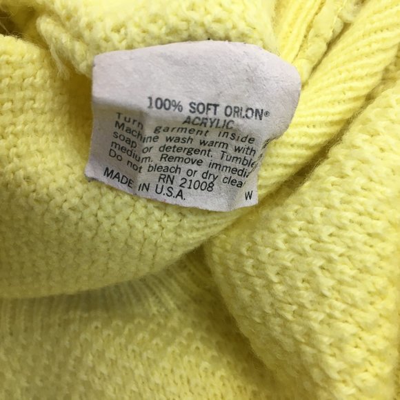 Vintage LACOSTE IZOD Yellow Soft Orlon Acrylic Textured Knit Pullover Sweater - Picture 3 of 12